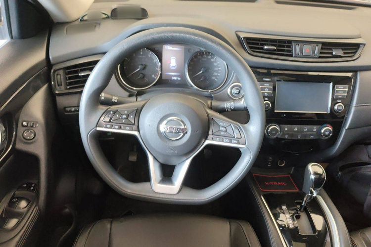 日产 奇骏 2017款 2.0L CVT舒适版 2WD中控内饰13