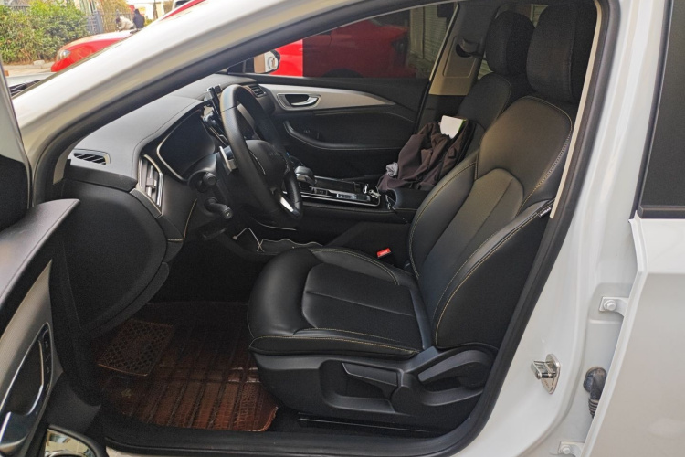 荣威i6 MAX 2020款 300TGI 自动爽酷版中控内饰19