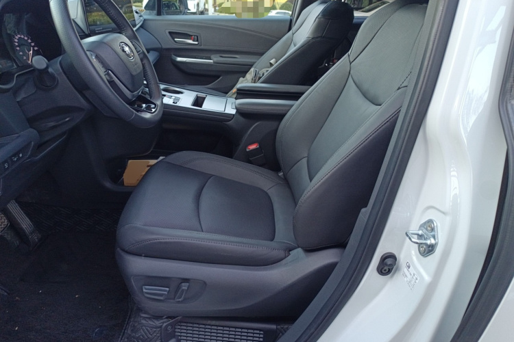 丰田 赛那SIENNA 2024款 2.5L混动 四驱尊贵版中控内饰19