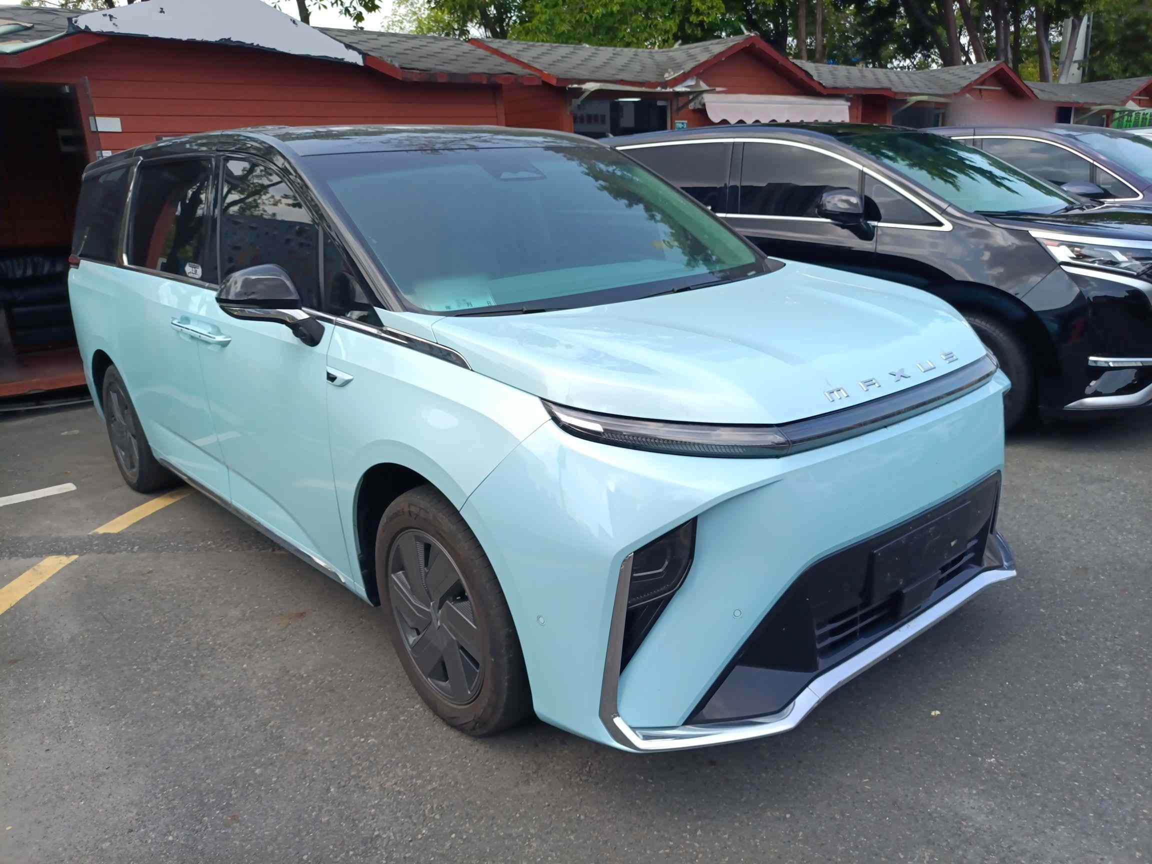 上汽大通MAXUS 大家9 2022款 长续航 高山六座版(5)
