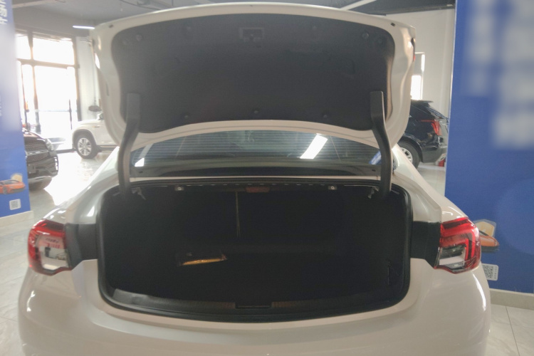 别克 君威 2020款 552T 精英型机舱底盘23