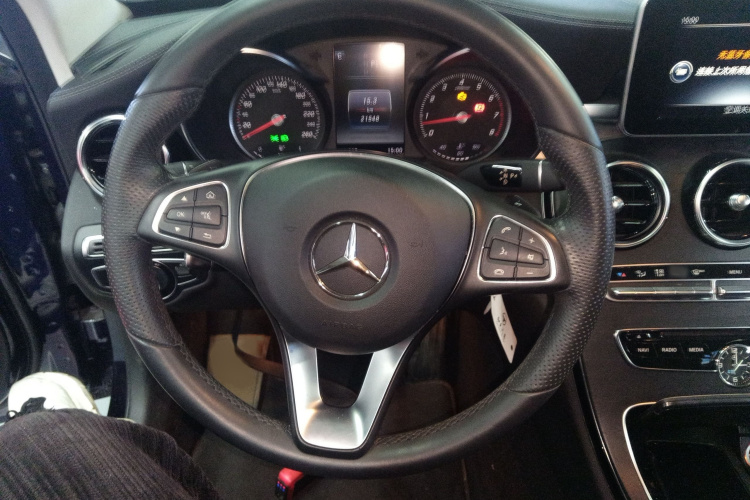 奔驰C级 2017款 C 180 L 运动版局部细节13