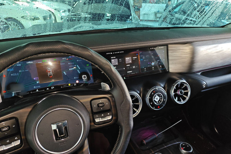 坦克300 2021款 越野版 2.0T 征服者中控内饰12