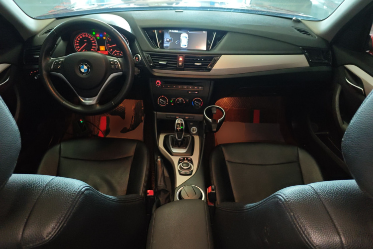 宝马X1 2014款 sDrive18i 时尚型中控内饰12