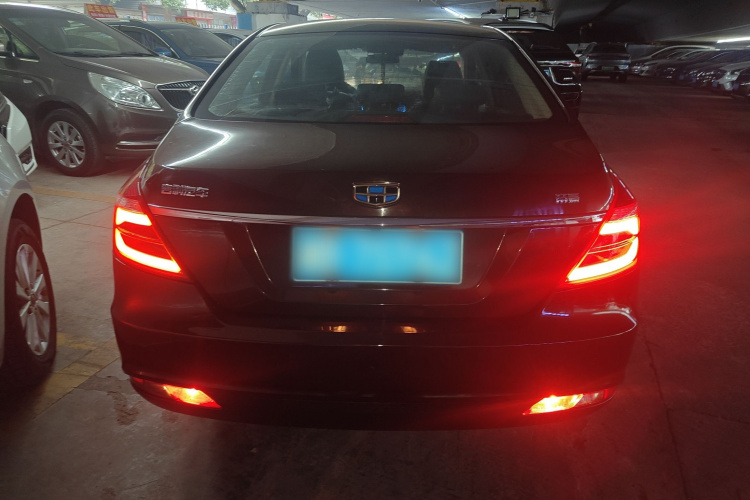 吉利汽车 帝豪 2017款 三厢百万款 1.5L 手动向上版车身外观6