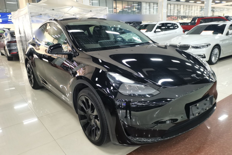 特斯拉 Model Y 2022款 后轮驱动版车身外观3