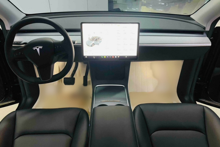特斯拉 Model Y 2024款 长续航全轮驱动版中控内饰7003