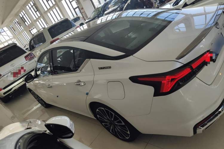 日产 天籁 2022款 2.0T XL 进享版车身外观4