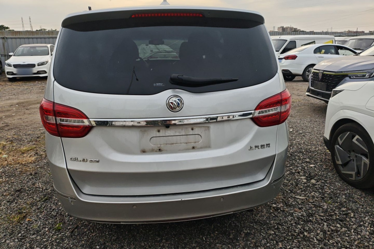 别克GL8 2014款 3.0L GT豪华商务豪雅版车身外观6