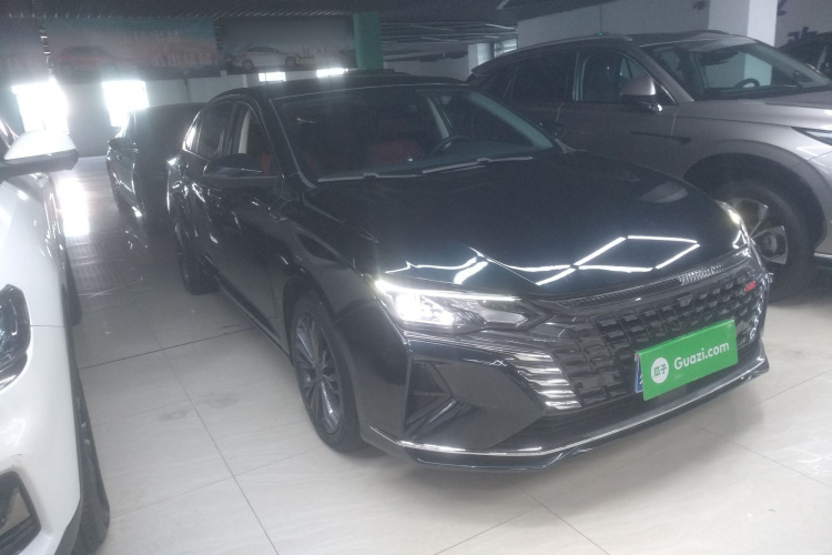 东风风神 奕炫MAX 2021款 1.5T 超炫潮爸版车身外观3