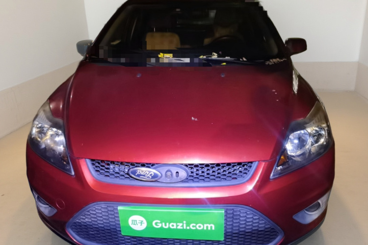 福特 福克斯 2013款 两厢经典 1.8L 自动基本型车身外观2