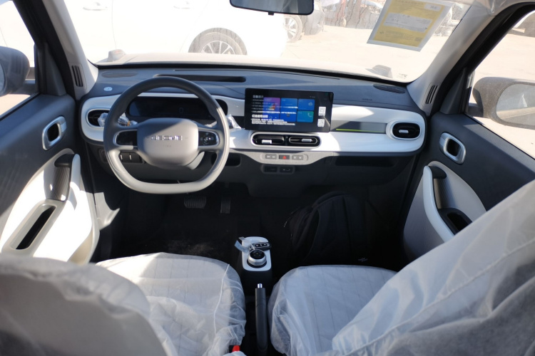 吉利银河 2025款 210km 熊猫卡丁中控内饰12