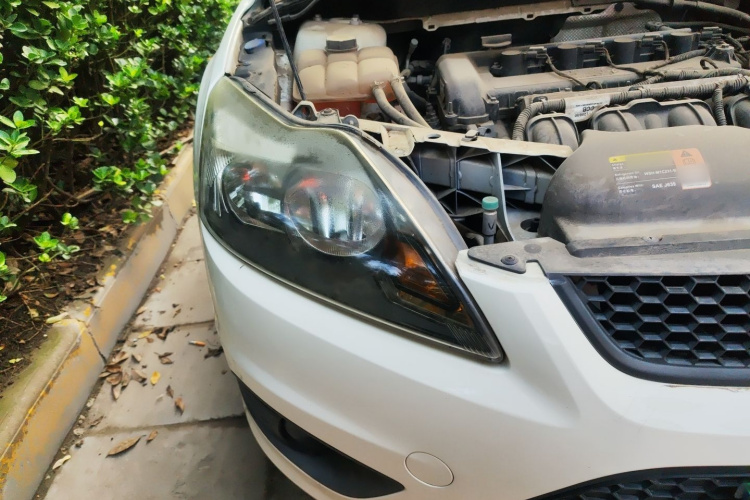 福特 福克斯 2013款 两厢经典 1.8L 自动基本型车身外观6006