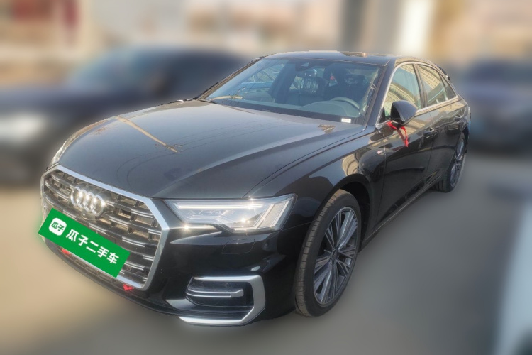 奥迪A6L 2025款 45 TFSI quattro 尊享动感型车身外观1