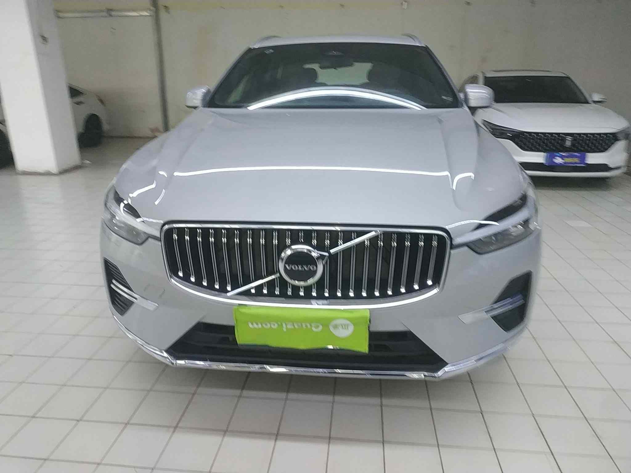 沃尔沃XC60 2024款 B5 四驱智逸豪华版(1)