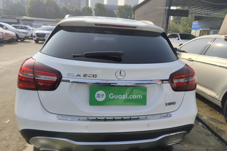 奔驰GLA 2019款 GLA 200 动感型车身外观6