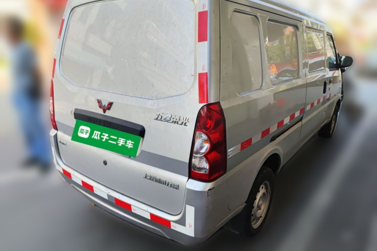 五菱汽车 五菱荣光 2021款 1.5L加长基本型封窗车2座L3C车身外观7