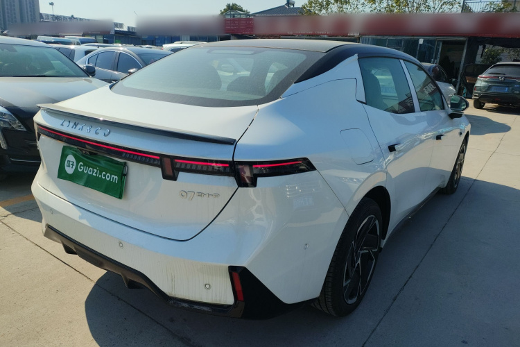 领克07 2024款 EM-P 126长续航 Halo车身外观7