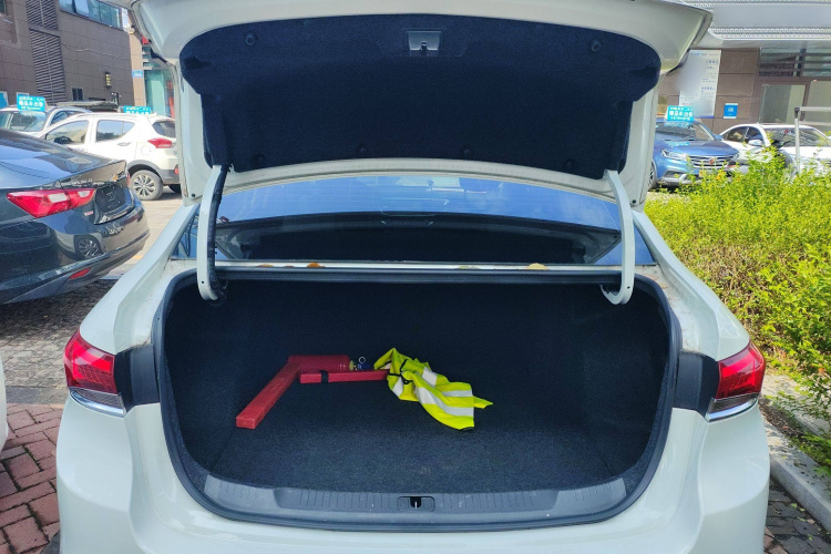 别克 英朗 2021款 改款 典范 1.5L 自动精英型局部细节23