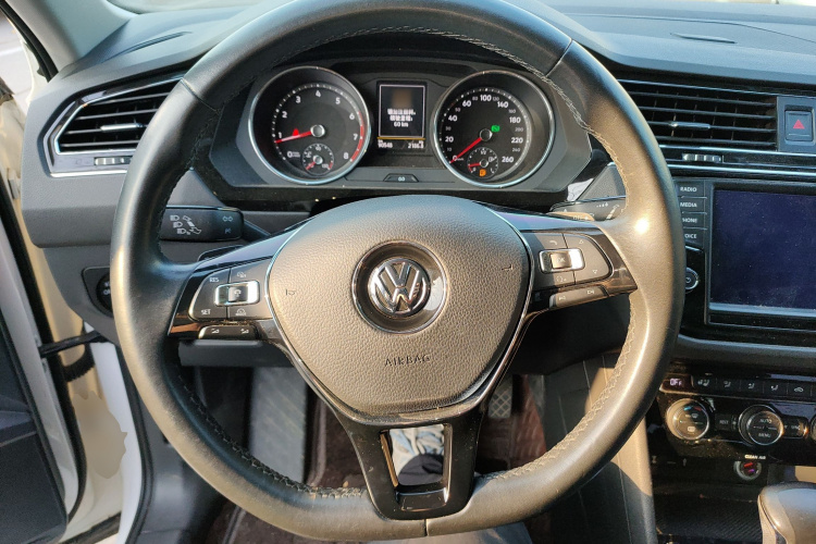 大众 途观L 2017款 380TSI 自动四驱旗舰版中控内饰13