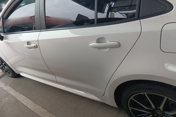 丰田 雷凌 2023款 185T CVT运动版车身外观6003