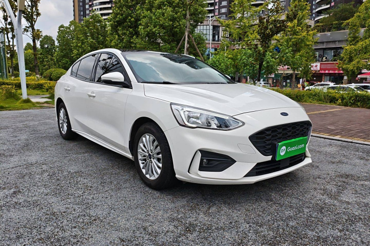 福特 福克斯 2020款 三厢 EcoBoost 180 自动锋潮型车身外观6002