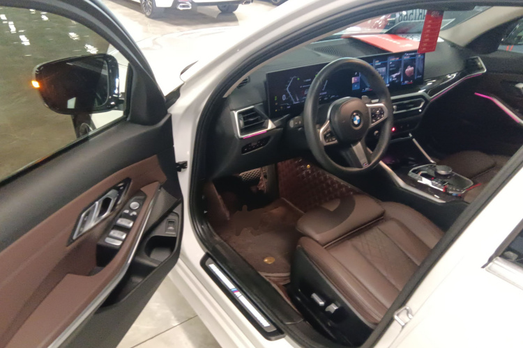 宝马3系 2023款 325Li M运动套装中控内饰20