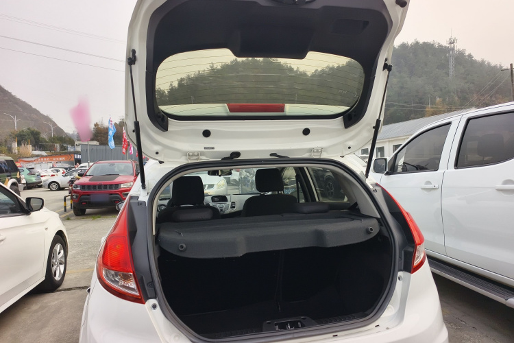 福特 嘉年华 2013款 两厢 1.5L 手动风尚型局部细节23