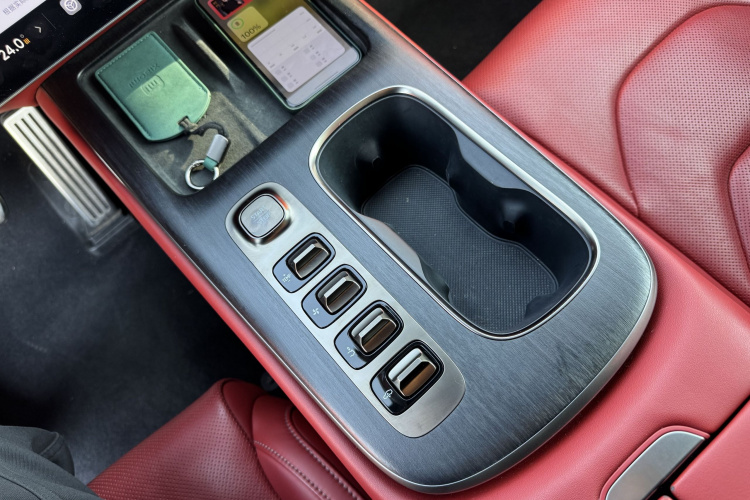 小米汽车 小米SU7 2024款 四驱超长续航高阶智驾Max版中控内饰7001