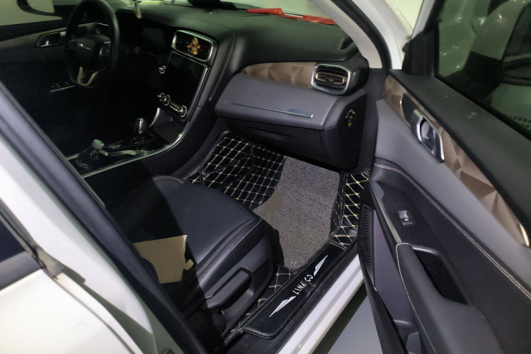 领克01 2017款 2.0T 两驱型版局部细节9005