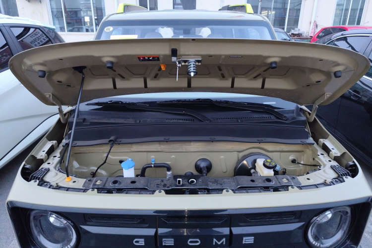 吉利银河 2025款 210km 熊猫骑士机舱底盘24