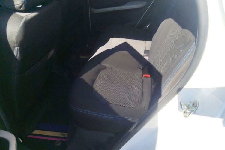 江铃集团新能源 易至EV3 2022款 小雷达悦跑型中控内饰21