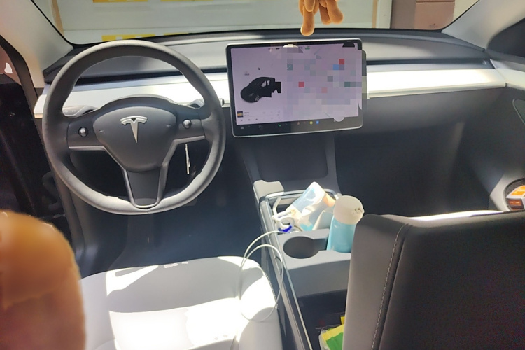 特斯拉 Model Y 2021款 标准续航后驱版中控内饰7002