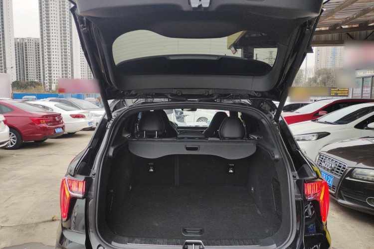 领克01 2021款 2.0TD 四驱暗夜版机舱底盘23