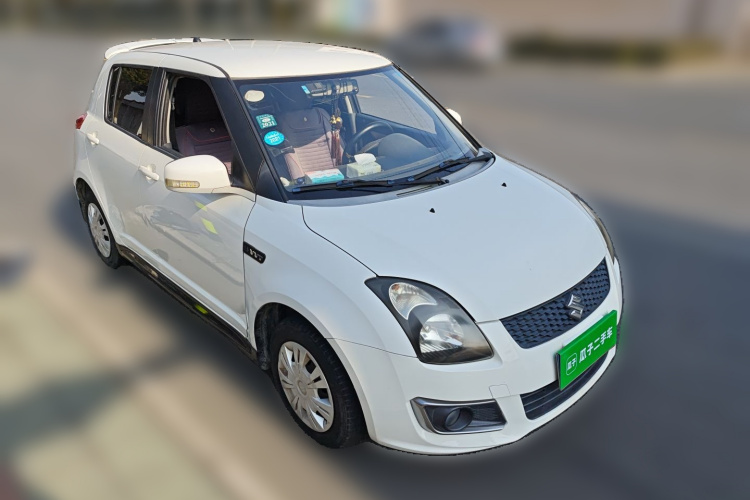 铃木 雨燕 2014款 1.5L 手动时尚型车身外观3