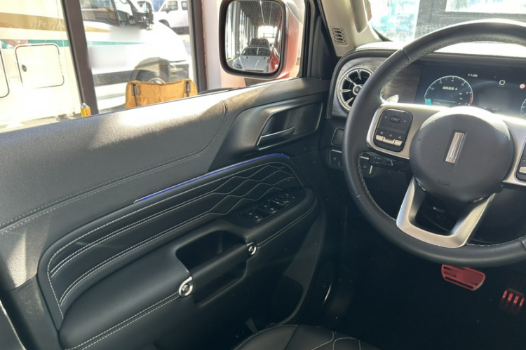 坦克300 2021款 越野版 2.0T 挑战者局部细节9001