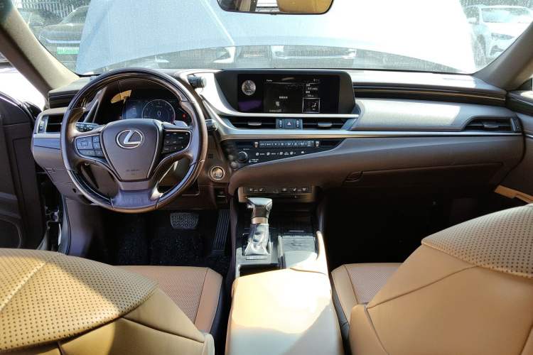 雷克萨斯ES 2018款 200 豪华版 国V中控内饰12