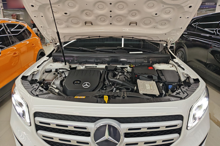 奔驰GLB 2020款 改款 GLB 200 动感型机舱底盘24