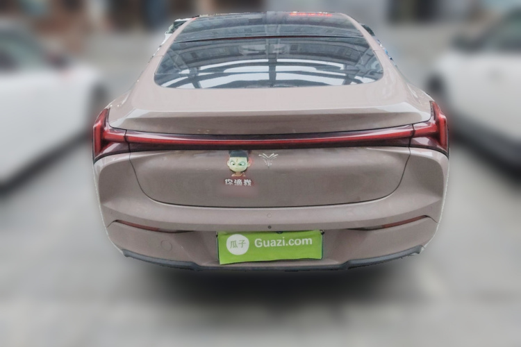 哪吒汽车 哪吒S 2022款 增程版 1160km 后驱中版车身外观6