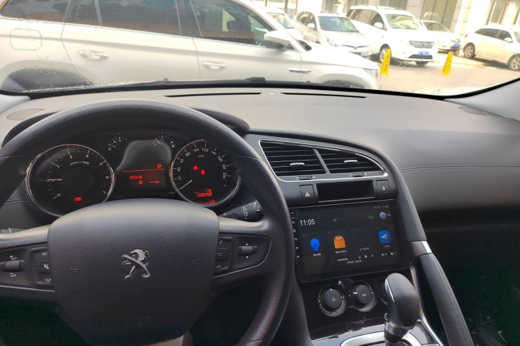 标致3008 2018款 2.0L 自动经典版中控内饰7002