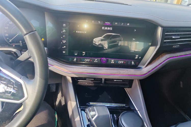 大众 途锐 2022款 3.0TSI 锐享版 曜黑运动套装局部细节16