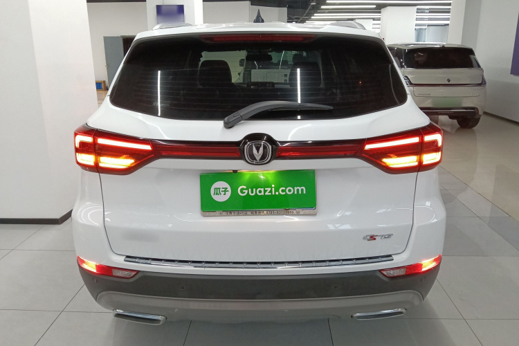 长安CS75 2022款 蓝鲸版 1.5T DCT豪华型车身外观6