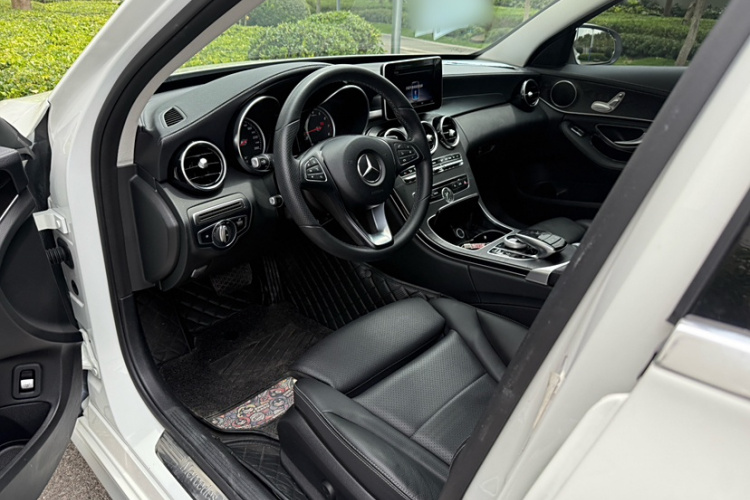 奔驰C级 2018款 C 180 L 时尚型运动版局部细节19