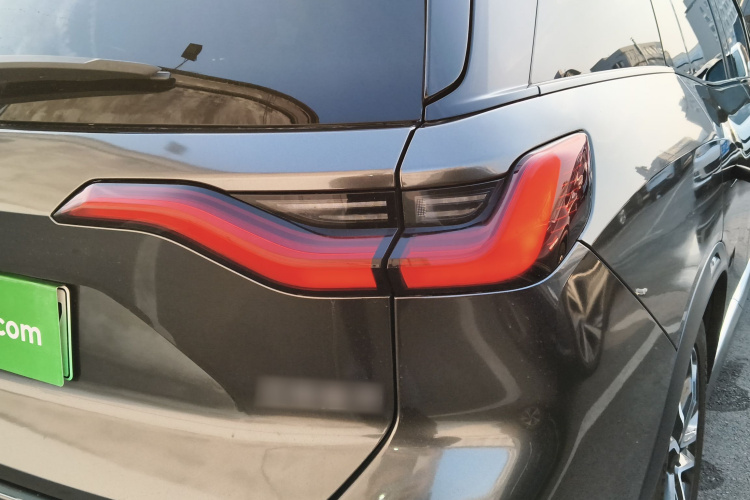 蔚来ES8 2020款 450KM 六座版车身外观9