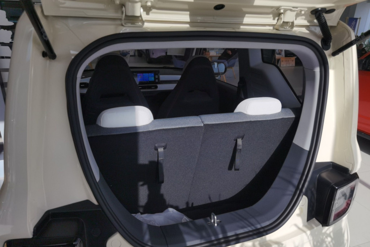 吉利银河 熊猫 2025款 210km 元气熊机舱底盘23