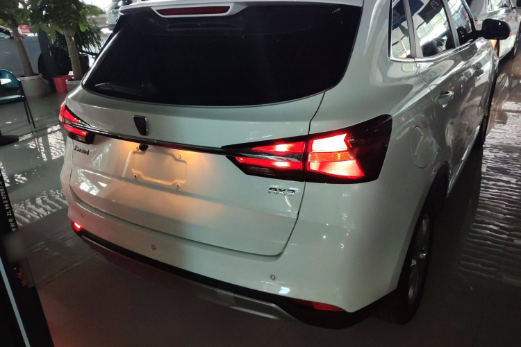 荣威RX3 2020款 1.6L 手动超爽进取版车身外观6004