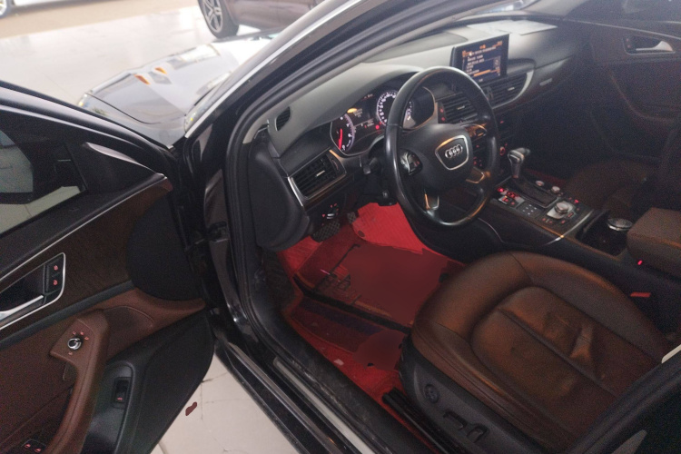 奥迪A6L 2015款 35 FSI quattro 技术型中控内饰20