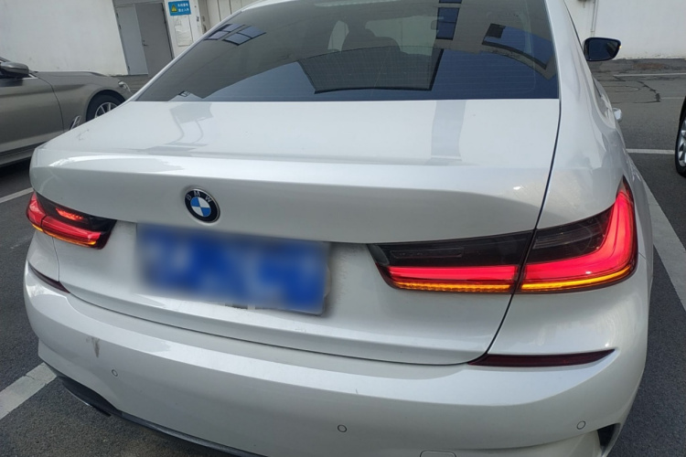 宝马3系 2021款 320Li M运动套装车身外观6