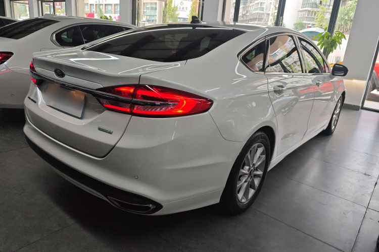 福特 蒙迪欧 2017款 改款 EcoBoost 180 时尚型车身外观6005