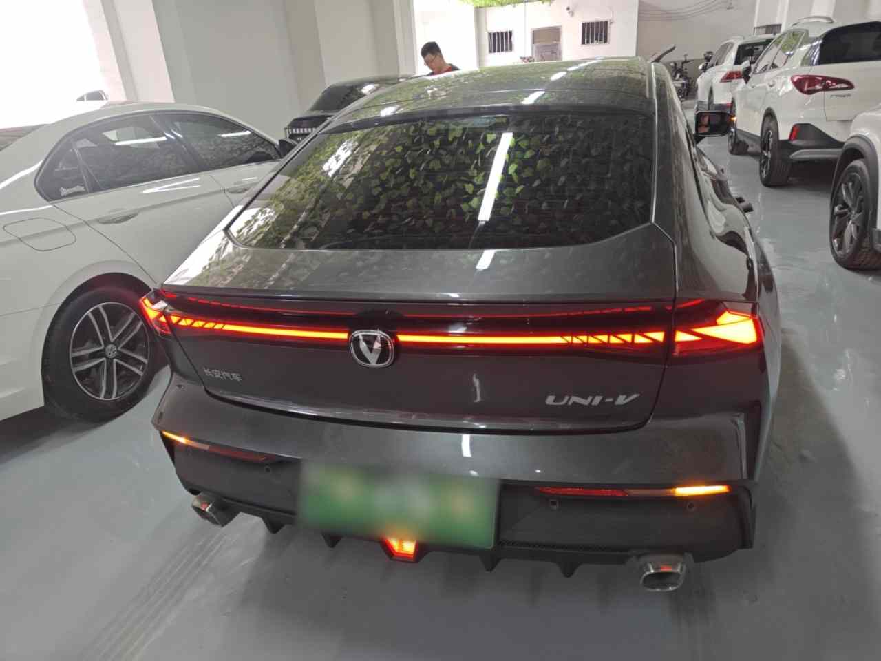 长安UNI-V 智电iDD 2023款  智电iDD 1.5T 113km智趣型（飞快版）(4)